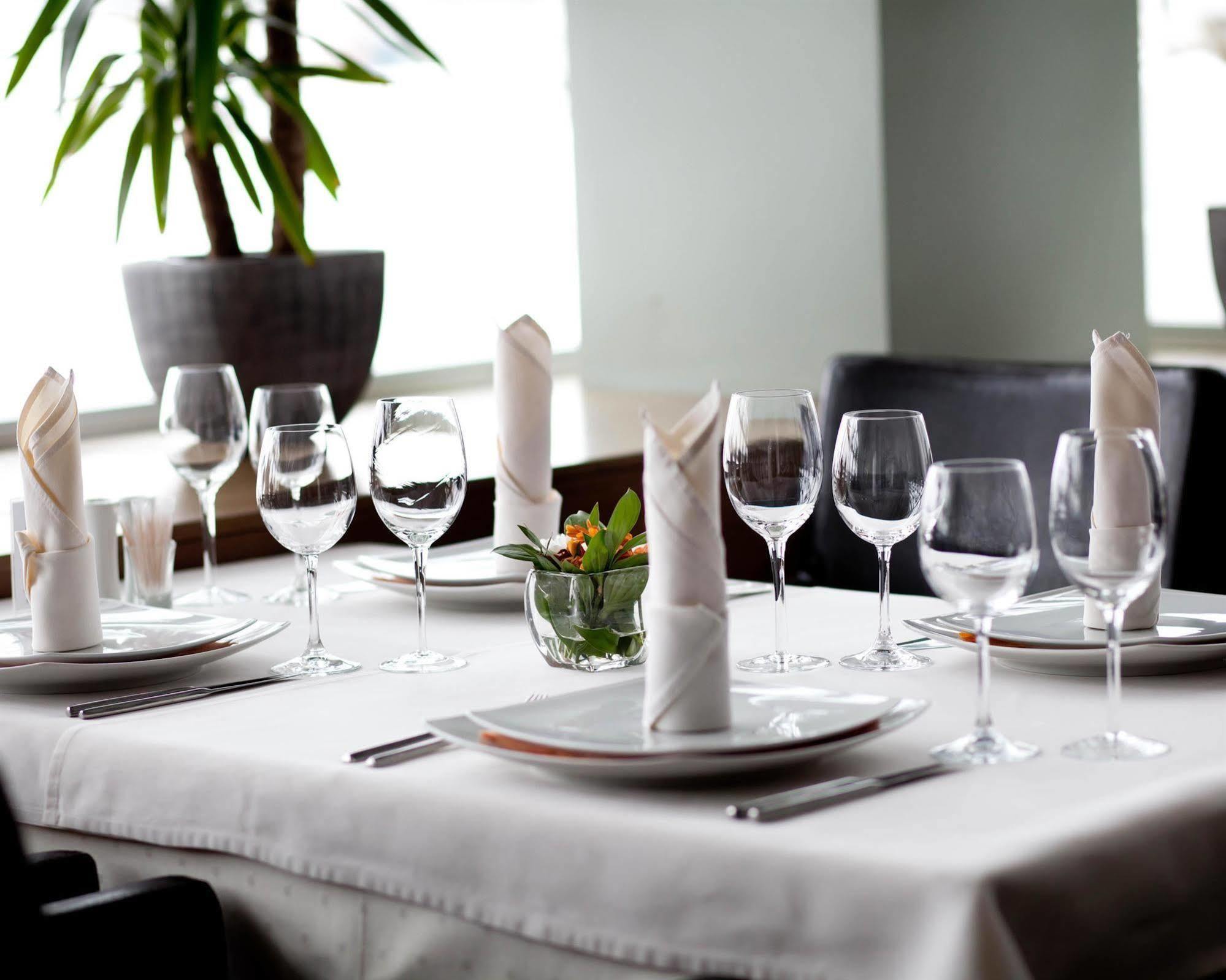My Place Hotel Ni Restaurant foto