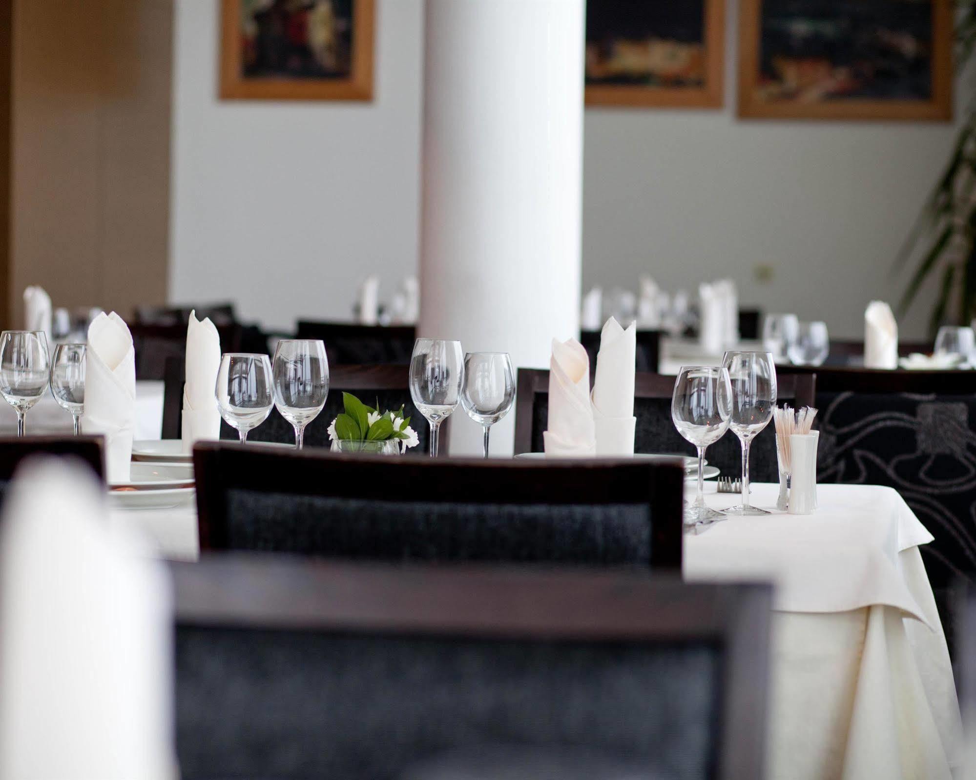 My Place Hotel Ni Restaurant foto