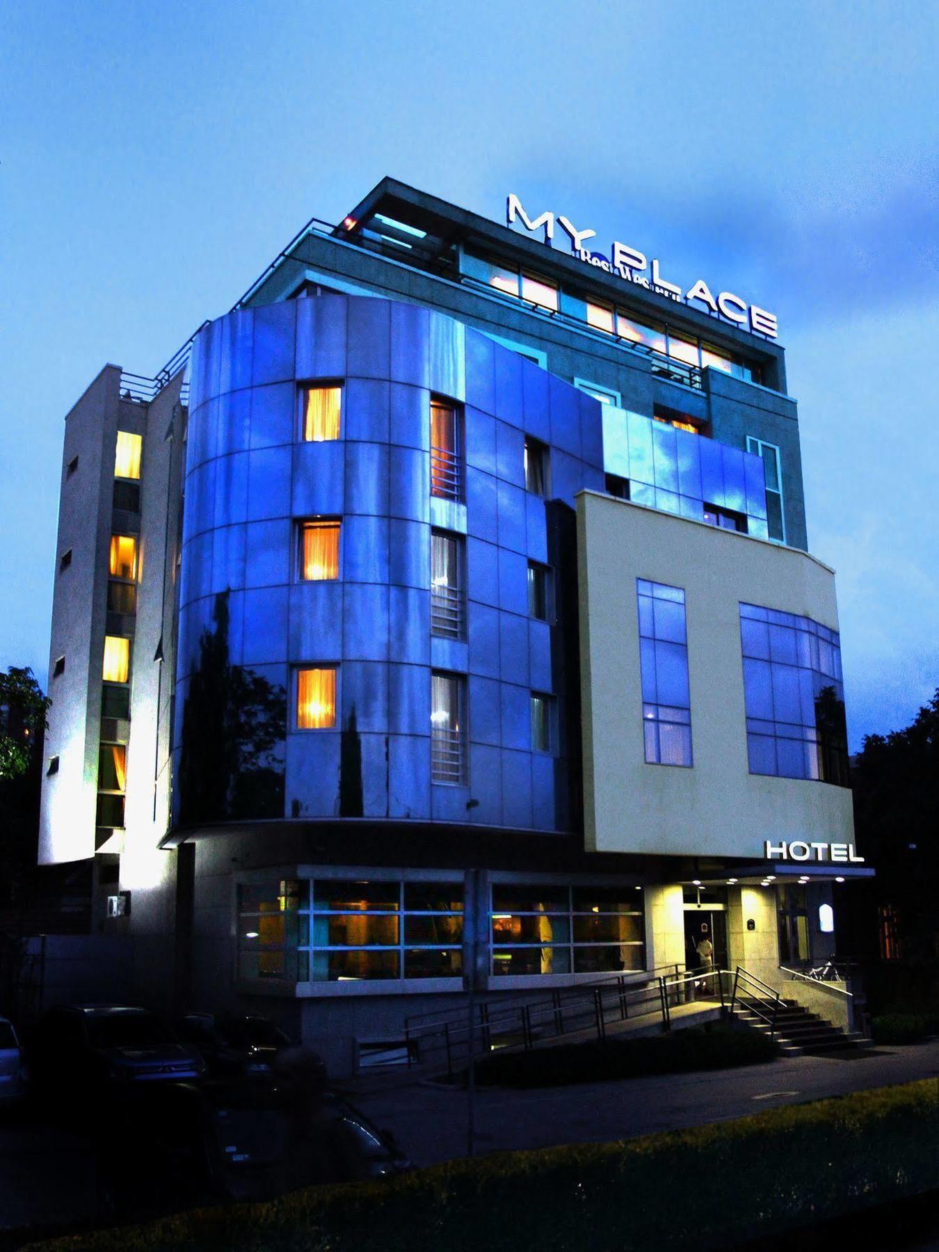 My Place Hotel Ni Exterior foto
